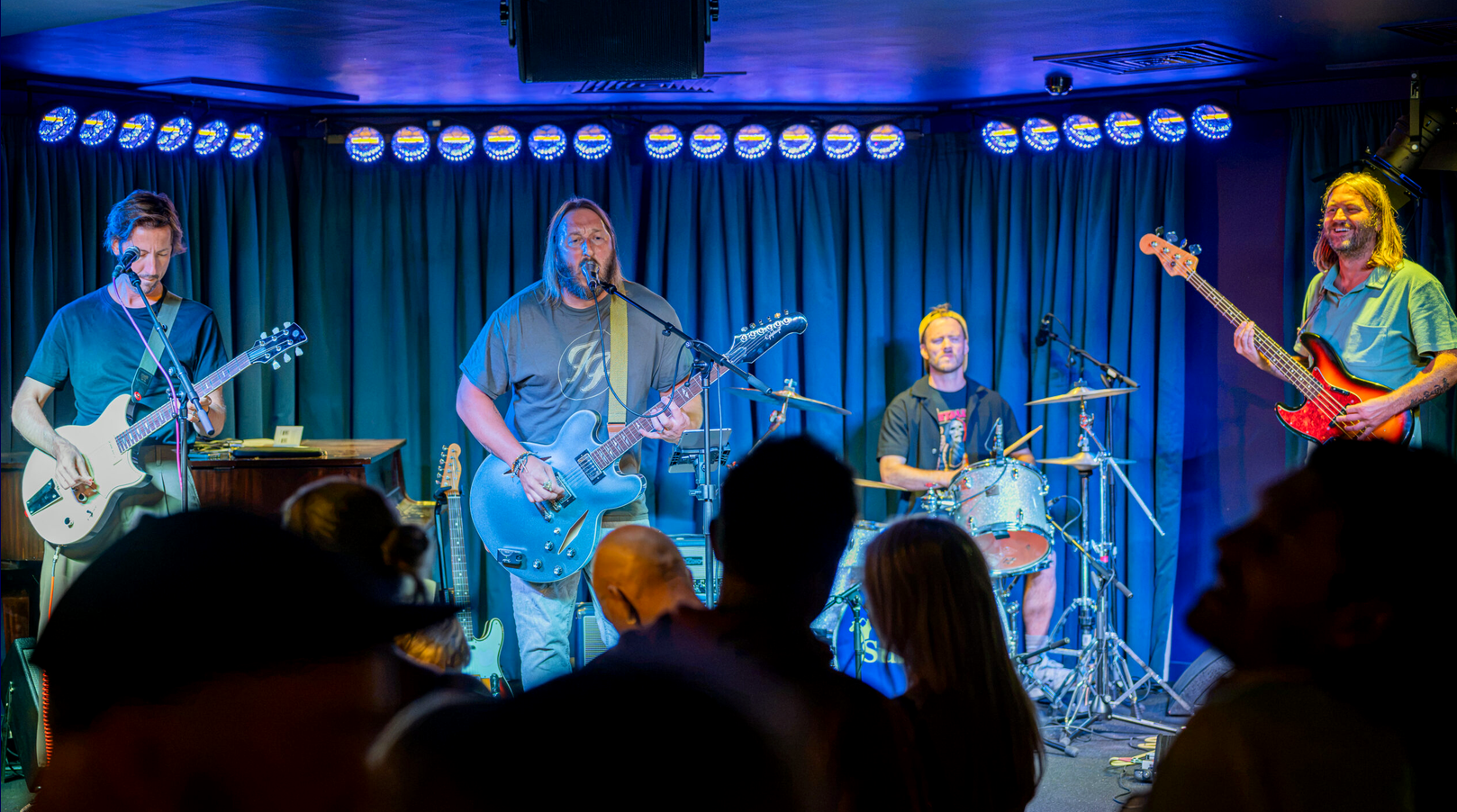 Brett Muldoon playing live